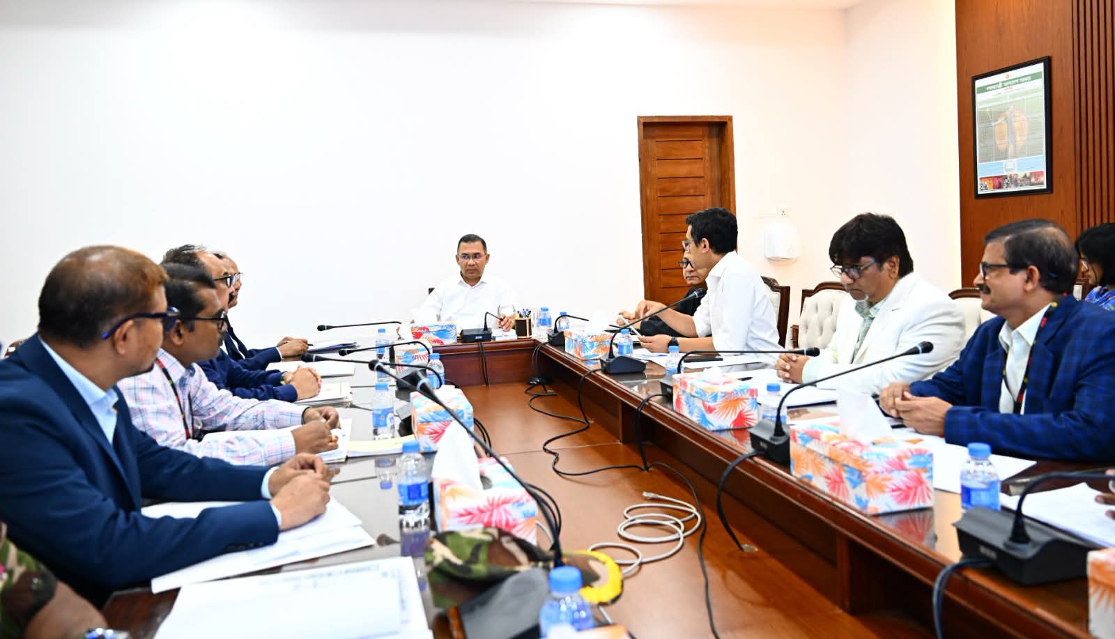 বন্ধ সরকারি শিল্পকারখানা দ্রুত চালুর নির্দেশ, দেশি-বিদেশি বিনিয়োগে জোর প্রধানমন্ত্রী তারেক রহমানের সভাপতিত্বে উচ্চপর্যায়ের বৈঠক