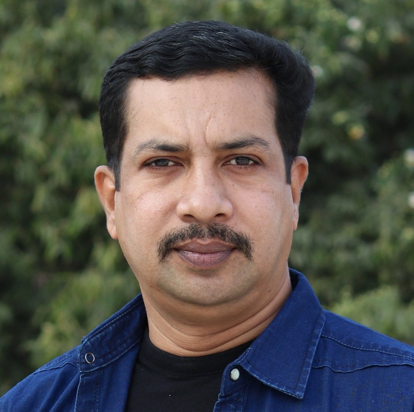 সুপ্রিম কোর্টের আদেশ অমান্যের অভিযোগ: জমশেদ নাজিমকে ঘিরে তীব্র বিতর্ক