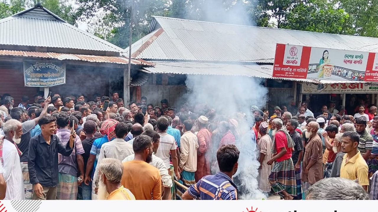 বিশেষ সংবাদ: সারের দাবিতে কুড়িগ্রামে আবার সড়ক অবরোধ কৃষকদের