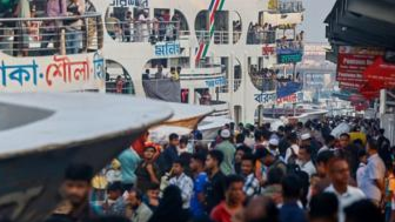 বাংলাদেশে বাসের পর এবার বাড়লো লঞ্চভাড়াও
