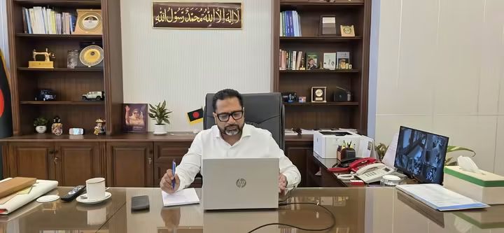 পিরোজপুর জেলা আইনশৃঙ্খলা কমিটির মাসিক সভায় ভার্চুয়ালি যুক্ত হয়ে প্রতিমন্ত্রীর বিভিন্ন দিকনির্দেশনা