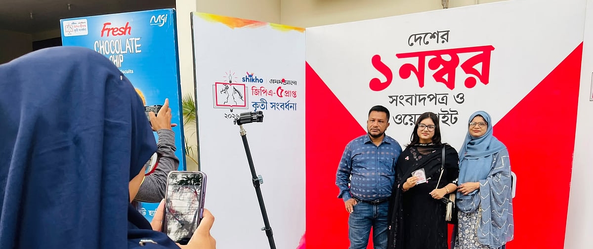 রাত জেগে মায়ের লিখে দেওয়া নোট পড়ে সফলতা পেল তাসমিয়া