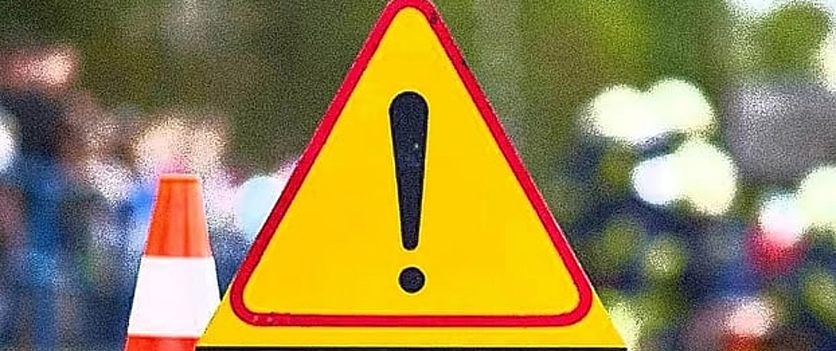 ডেমরায় পিকআপ ভ্যানের চাপায় অজ্ঞাত নারী নিহত