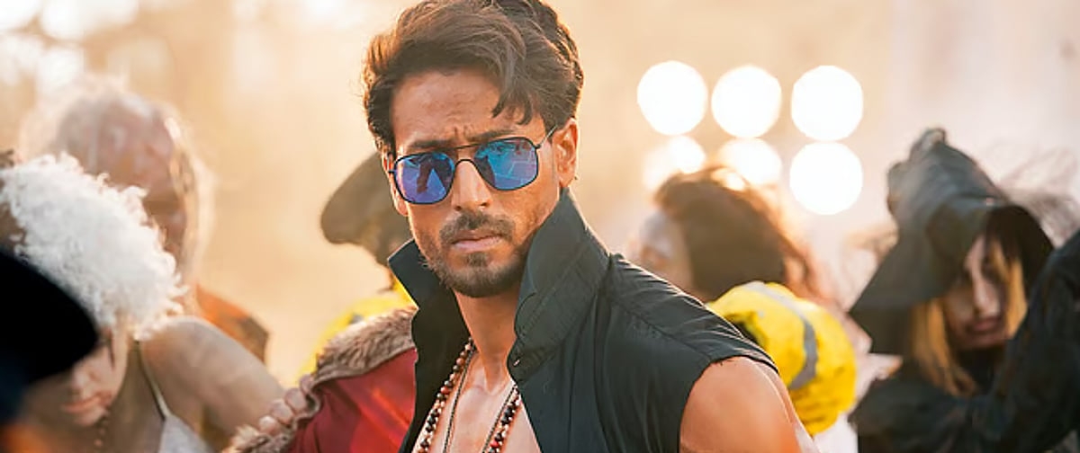 টাইগার শ্রফের গাড়িতে গুলির ঘটনায় গ্রেপ্তার তরুণের মা বললেন, ‘ছেলেকে ফাঁদে ফেলে এই কাজ করানো হয়েছে’