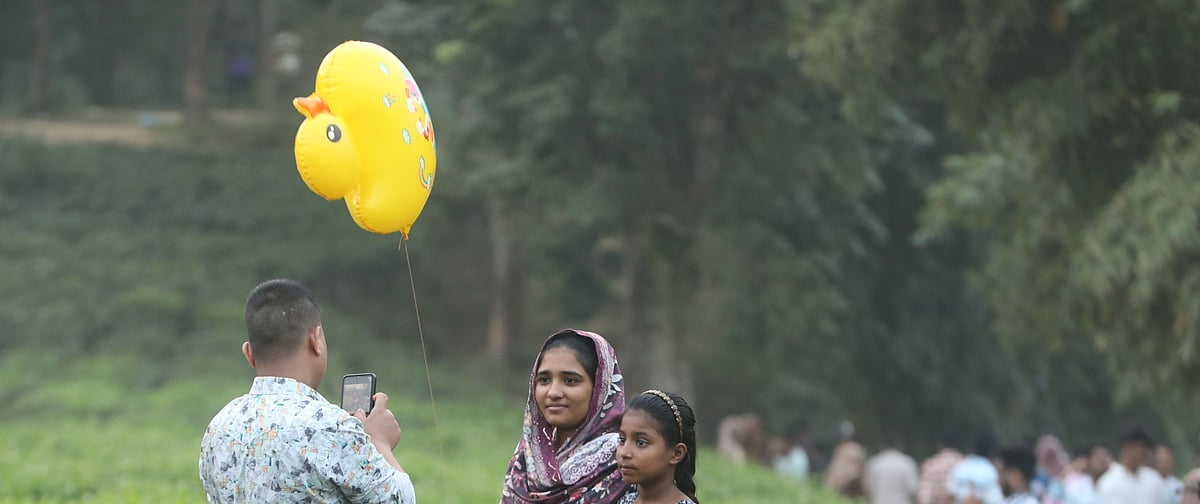 চা-বাগানের সবুজে আনন্দ