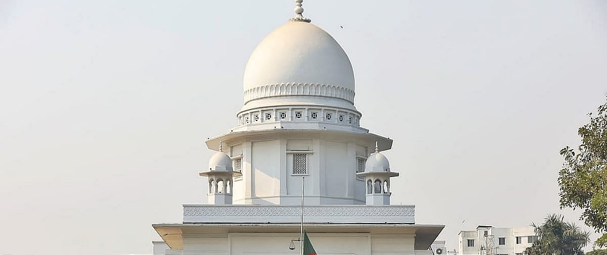 পদ্মা নদী থেকে অবৈধ বালু উত্তোলন বন্ধ ও সেতুর অবকাঠামোর নিরাপত্তা নিশ্চিত চেয়ে হাইকোর্টে রিট