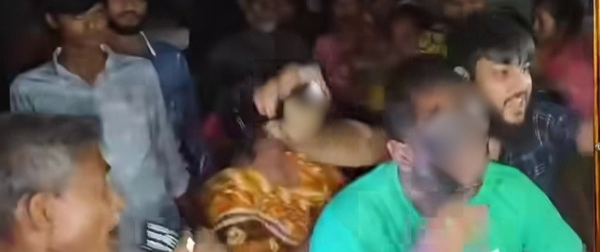 শ্যালিকাকে বিয়ে, মুখে চুনকালি মাখিয়ে যুবক ও তাঁর দুই স্ত্রীকে গ্রামছাড়া